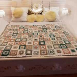 Vintage Granny Square Decke, ca. 145 X 245 cm, echte Handarbeit,