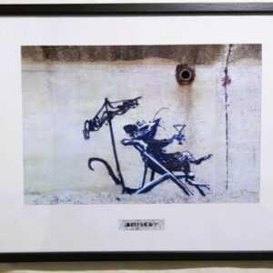 Banksy Ratte Liegestuhl Cocktail Wandbild Bild gerahmt schwarz 42x32cm Neu