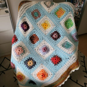 Wohndecke Kuscheldecke Häkeldecke Granny Squar Patchwork