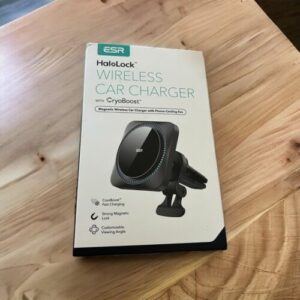 ESR HaloLock Wireless Car Charger mit CryoBoost mit 36W QC 3.0 Schnellladegerät